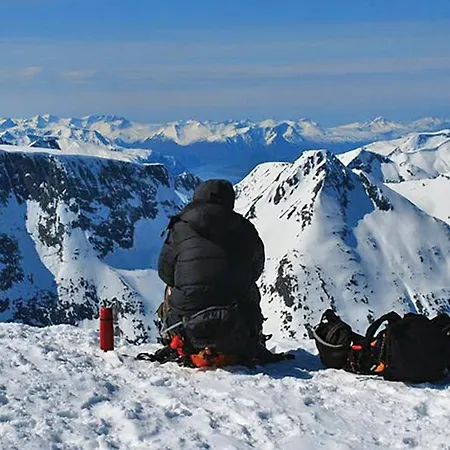 2 Bedroom Cozy In Eikesdal * Overas